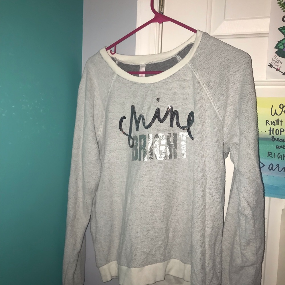 Grey sweat shirt